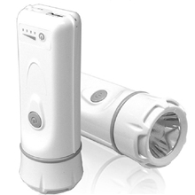 超大充电宝+强光手电筒在路上手电筒野外照明手电筒