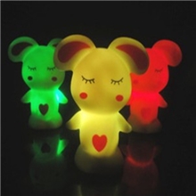 A006【厂家直销】七彩流氓兔小夜灯（价格低质量保证）