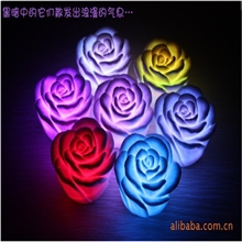 创意地摊七彩变色发光玫瑰花小夜灯仿真led情人节电子玫瑰灯