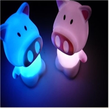 七彩发光搪胶大鼻子猪礼品小夜灯批发发光玩具疯抢