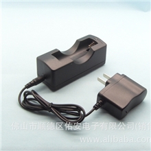 4.2V强光手电筒旅行充电器18650座充锂电充电器电池充电器