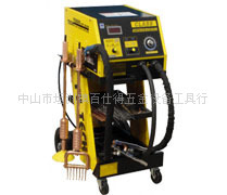 汽车钣金修复机