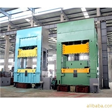 供应定四柱2000吨液压机1500吨四柱液压机