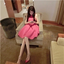 赤东莎莎ALU同款荧光莓果色超质感完美比例连衣裙