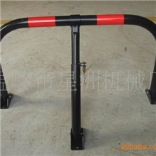 供应U型手动车位锁停车场设备