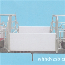 批发供应恒达养殖设备分娩栏多种规格塑料地板分娩栏