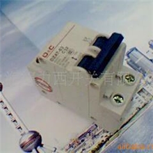 德力西批发DZ47-63/2P25A小型塑壳断路器