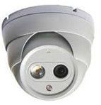 采用第三代阵列红外灯夜视效果好，阵列式红外摄像机