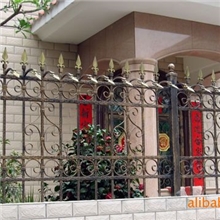 济南金诚铁艺护栏、济南铁艺大门、济南铁艺卷帘门