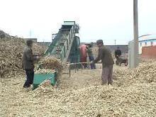 河南省万隆机械供应高效木粉粉碎机|水冷式木粉机|木粉机报价