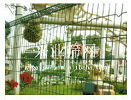 专业生产双圈护栏网围墙护栏网