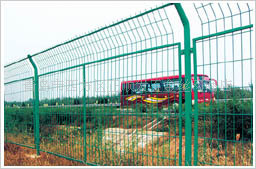 供应青岛新品框架丝网护栏临时隔离用丝网原材料价丝网