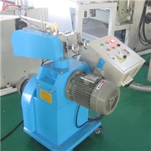 流延膜机边料自动回收机组，直接回收进螺杆，不堵料不浪费