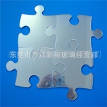 新裕供应各种塑胶镜片，可异形切割，辐射切割，抛光等工艺处理、