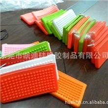 供应草莓硅胶钥匙包，多功能、硅胶卡套、钥匙包、拉链钱包夹