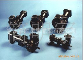 现货供应聚氨酯发泡机、低压发泡机欢迎来电咨询