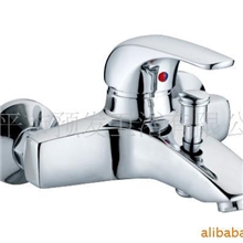 厂家供应优质全铜单把方体混水浴缸龙头