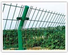 供应优质边框护栏网美观实用方便运输和安装01