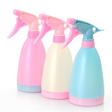 批发方便快捷水瓶洒水壶(糖果色喷水壶）手压式小喷壶喷雾器