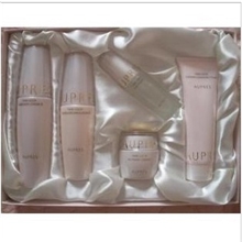 供应欧*莱套装时光锁活性育肤五件套5件套礼盒量大优惠