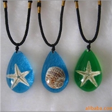 供应海星琥珀吊坠昆虫琥珀饰品人造琥珀海螺项链水晶项链