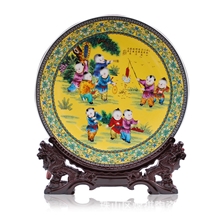景德镇陶瓷高档粉彩天真童趣瓷盘挂盘装饰盘现代陶瓷摆件工艺品