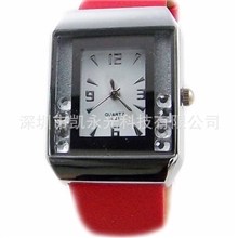 热销学生热爱系列方形红色系手表礼品手表石英手表