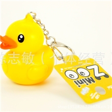 黄鸭子LED发声发光钥匙扣迷你带发声鸭子电筒动物园鸭子吊饰