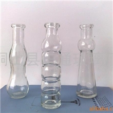 出售，供应玻璃瓶、香水瓶、酒瓶