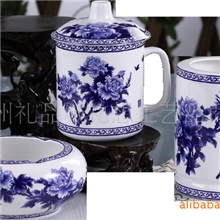 厂家直销《花开富贵》三件套青花瓷套装礼品