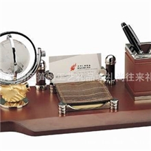 ［厂家直供]握手文具台办公工艺品高档商务摆件