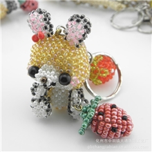 【串珠饰品】广东厂家批发创意DIY工艺品大头草莓兔12/0米珠