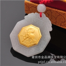 【620价格风暴】金镶玉生肖牛吊坠缅甸翡翠玉千足金厂家直销