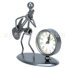 乐器工艺时钟时尚创意音乐金属铁人时钟办公居家装饰摆设T317C-68
