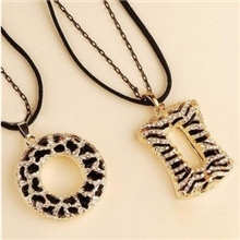 精致版波西米亚黑底镂空斑马纹圆环花朵双链长款项链毛衣链