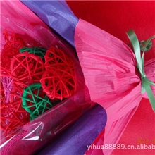 厂家长期供应情人节鲜花藤心形特色花束情人节礼物七夕情人节