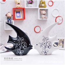 厂家直供批发景德镇陶瓷工艺品家居饰品陶瓷摆件黑白燕子鱼0029