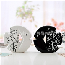 批发供应现代简约陶瓷工艺品现代家居装饰品摆件黑白对吻鱼