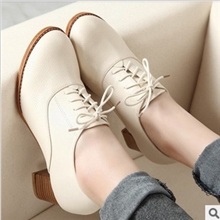 2013新款秋季白色牛筋底浅口尖头交叉绑带漆皮英伦工作粗跟单鞋