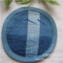 和风草木染亚麻杯垫日式餐桌布艺垫卡其色蓝色和风圆形小鱼游弋