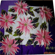 供应高贵典雅的纯手工艺素绸缎大方巾