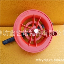 大量批发潍坊三角风筝放飞工具2号带线小红轮12cm1.5元一个