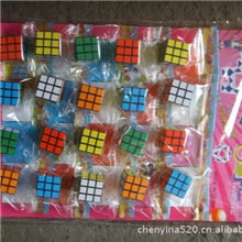 小吊板玩具学校小店专卖小魔方玩具20包每一板一板12元