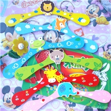 儿童衣架卡通内衣衣架木制汽车衣架木头衣架超可爱实用衣架批发