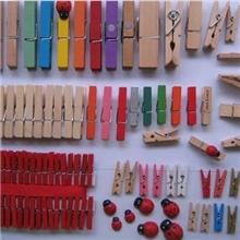 批发规格齐全的彩色或原木色的木衣夹子