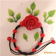 厂家直销中国红漆雕茶花手链批发，送包装语音