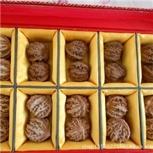 文玩核桃；雕刻核桃；品相好；手工精细