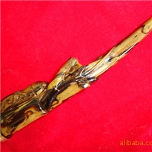 青园海柳--奇特的海柳烟嘴---金蝉脱壳