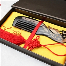 厂家直销十二生肖梳子批发水牛角梳子工艺梳子保健梳子美发