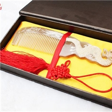 厂家直销批发促销精品白牛角梳工艺梳羊角梳天然牛角梳霸王